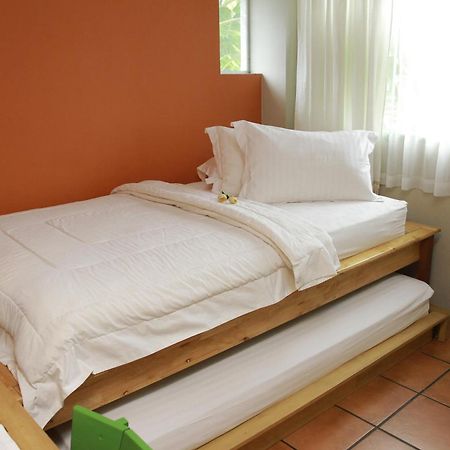 Hotel Roemah 28 Syariah Medan Esterno foto