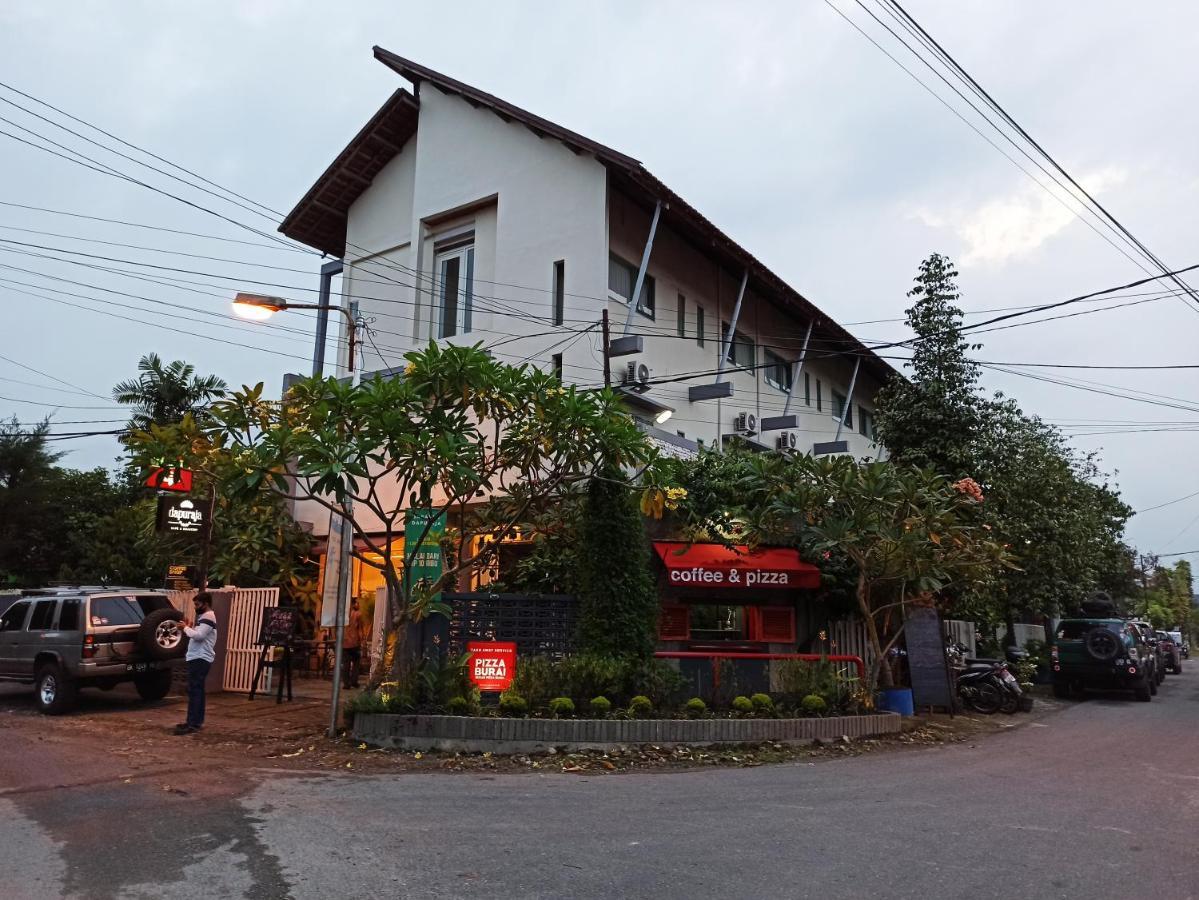 Hotel Roemah 28 Syariah Medan Esterno foto