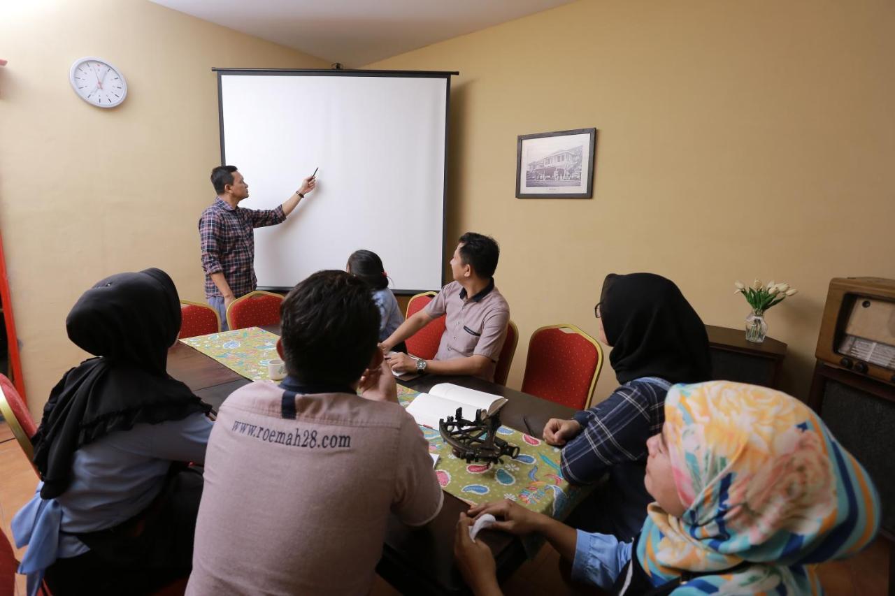 Hotel Roemah 28 Syariah Medan Esterno foto