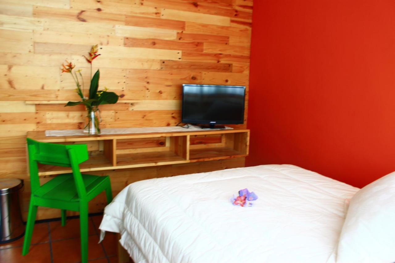 Hotel Roemah 28 Syariah Medan Esterno foto
