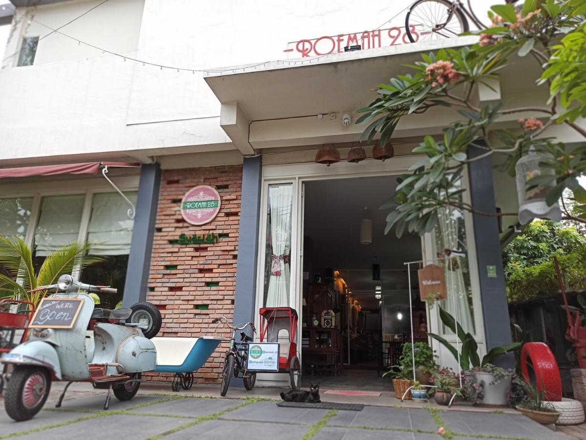 Hotel Roemah 28 Syariah Medan Esterno foto