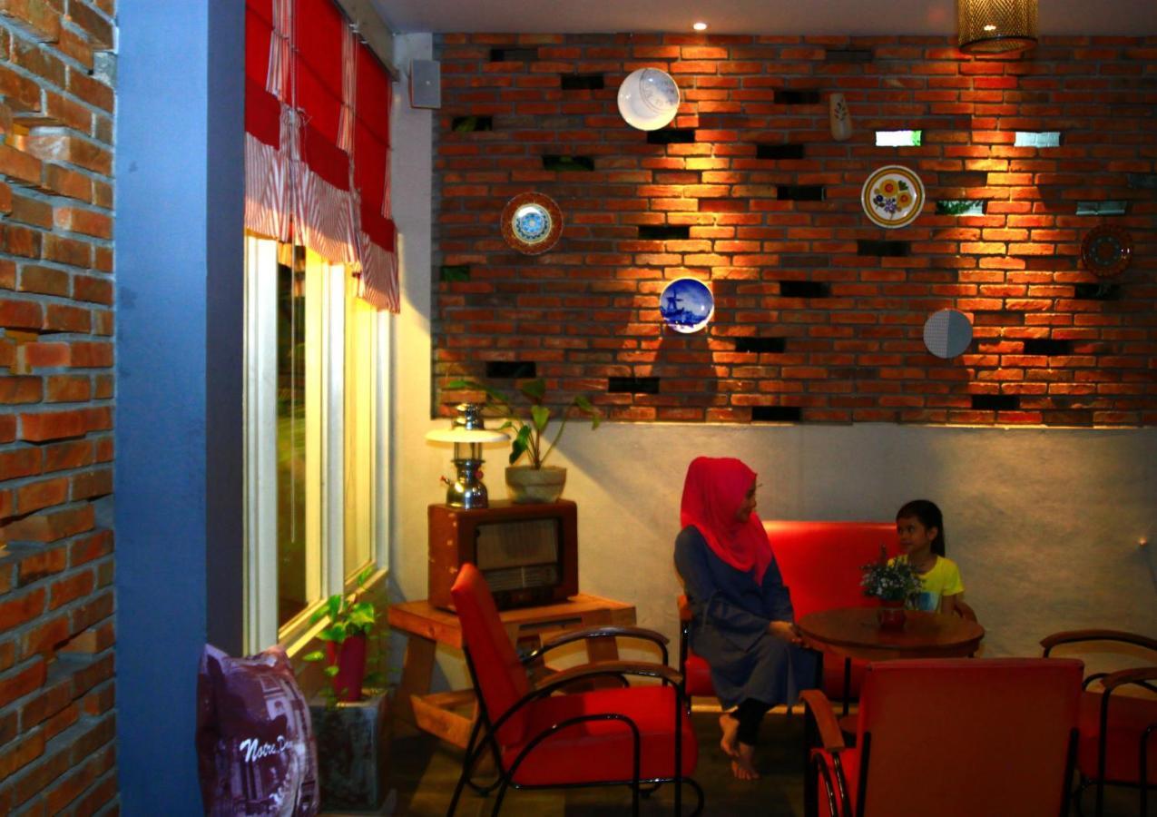Hotel Roemah 28 Syariah Medan Esterno foto
