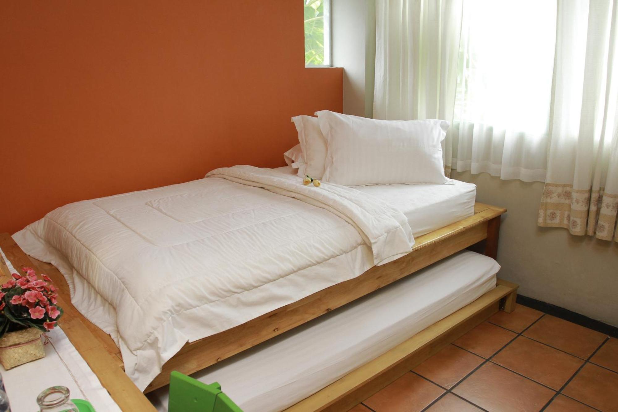 Hotel Roemah 28 Syariah Medan Esterno foto