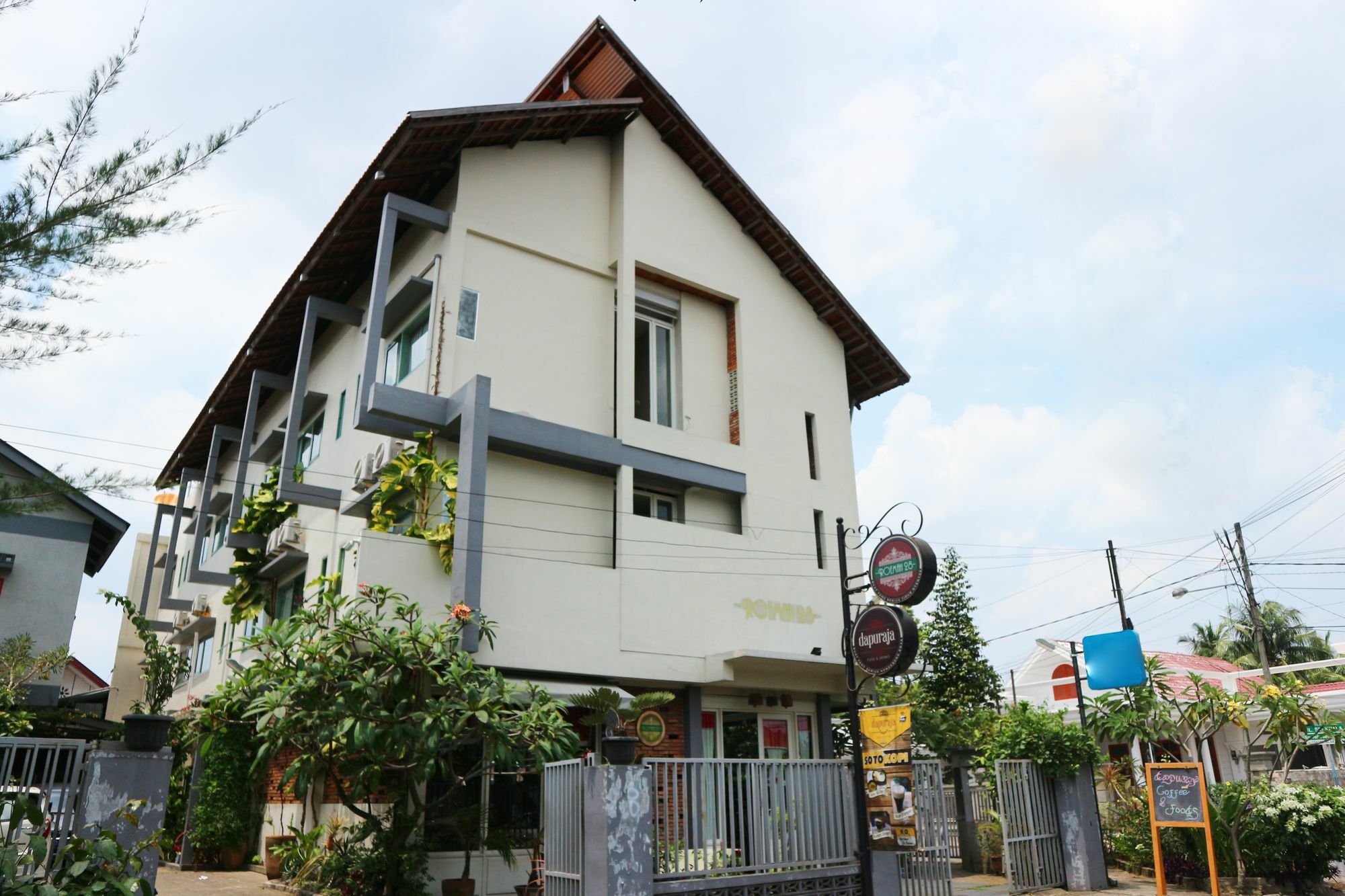 Hotel Roemah 28 Syariah Medan Esterno foto